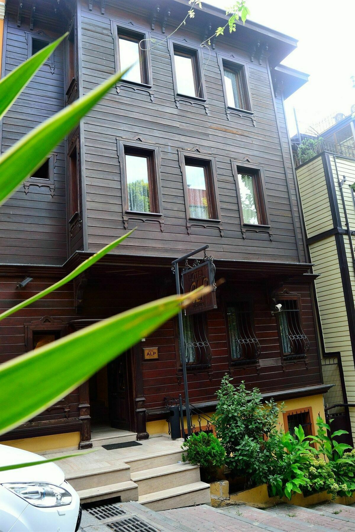 Hotel Alp Guesthouse Istanbul Exterior photo